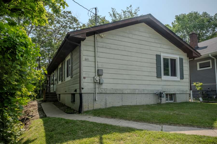 Photo for 601 32nd ST